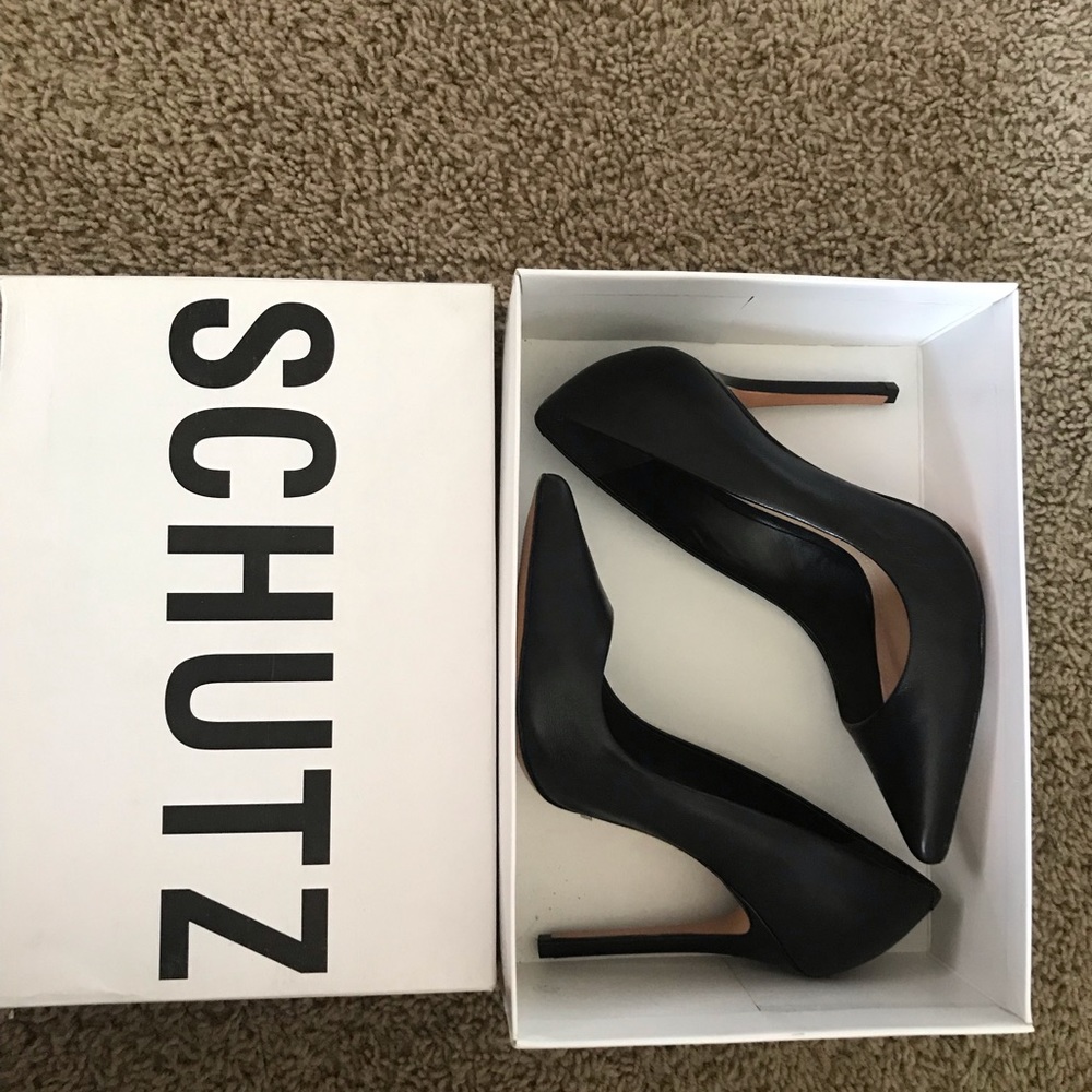 Schutz Gilberta pump in matte black
